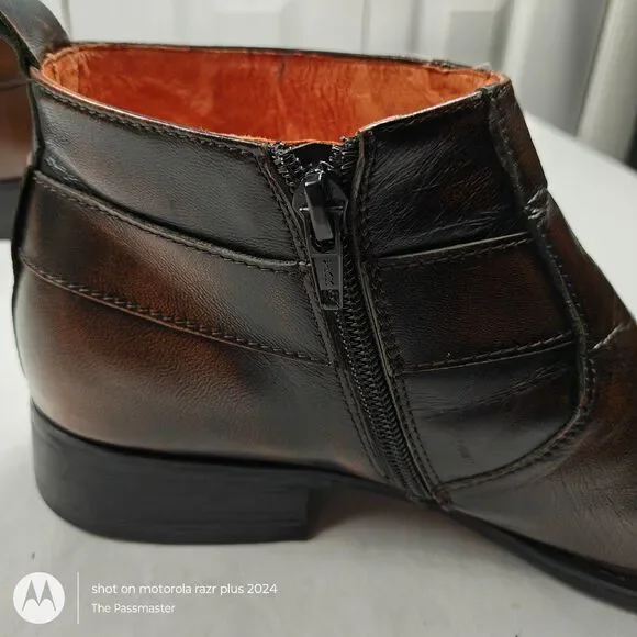 Men's Robert Wayne Zip-Up Distressed Buckle Emblem Dagger Boots US Size 10 - Picture 8 of 15